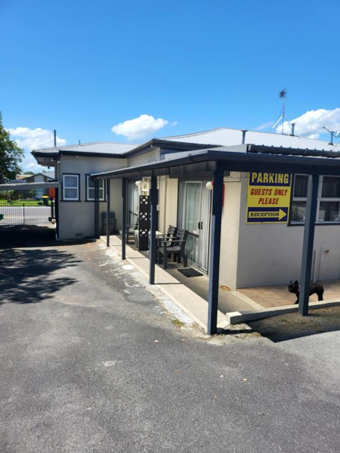 Totara Lodge Motel Levin Exteriör bild
