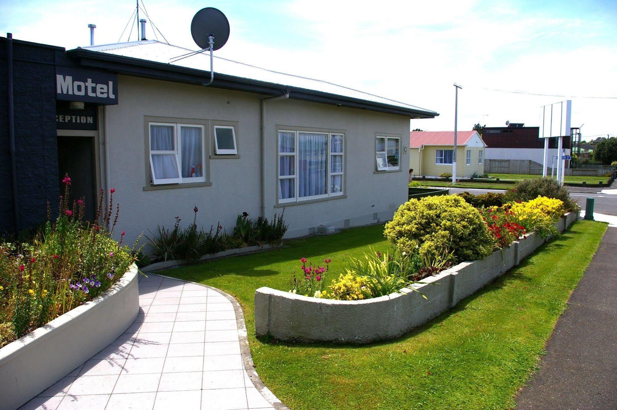Totara Lodge Motel Levin Exteriör bild