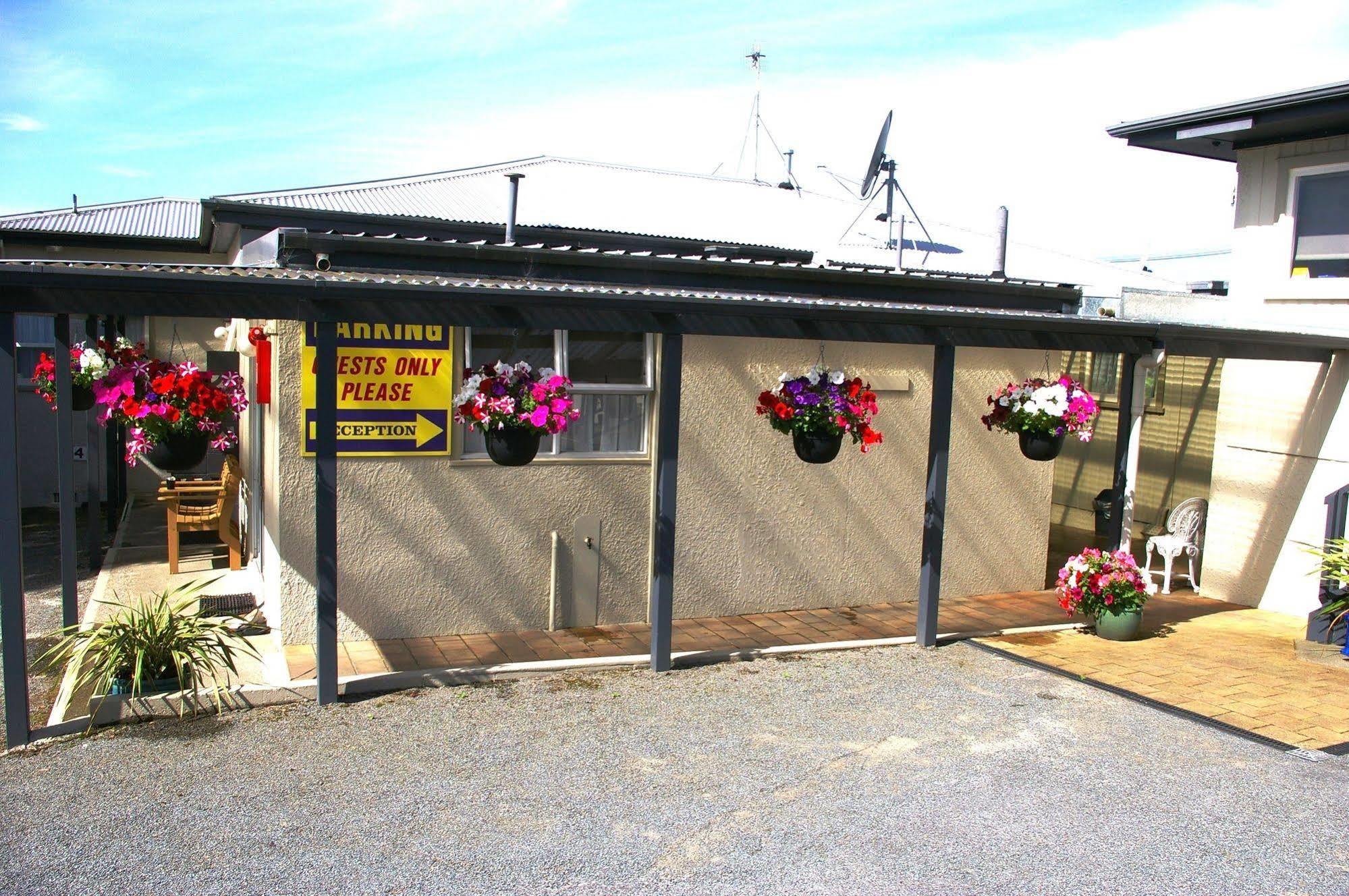 Totara Lodge Motel Levin Exteriör bild
