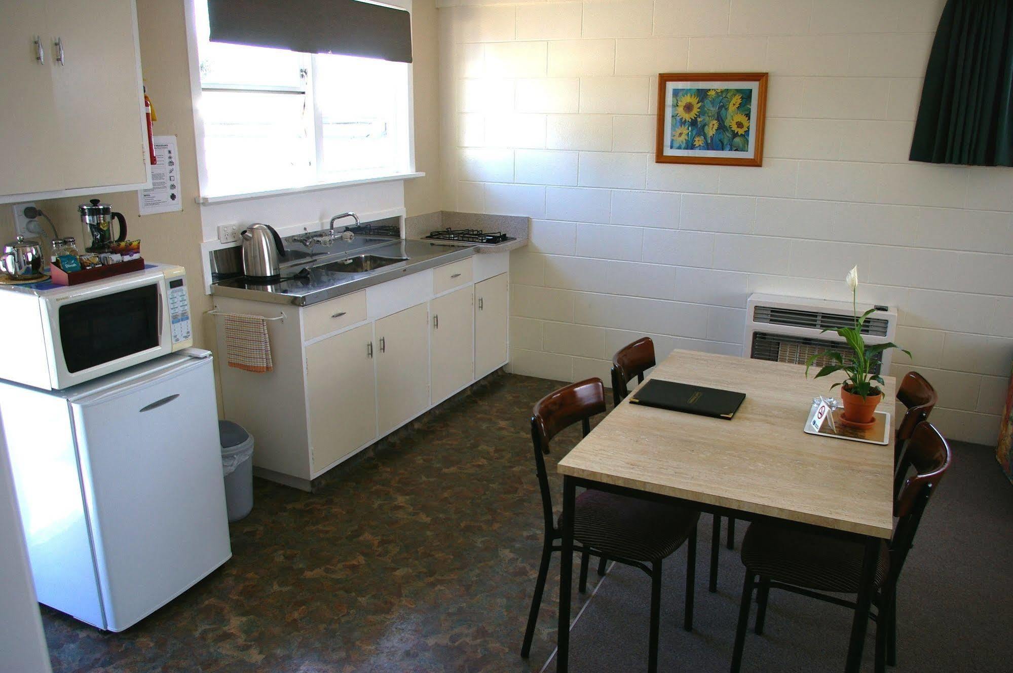 Totara Lodge Motel Levin Exteriör bild